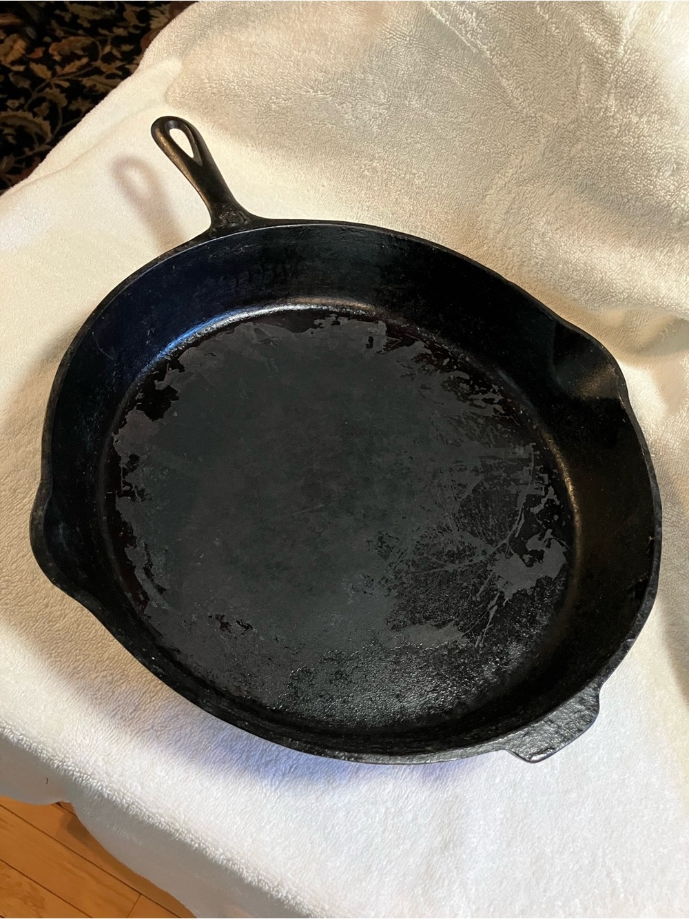 Antique Wagner Ware #12 cast-iron skillet frying pan